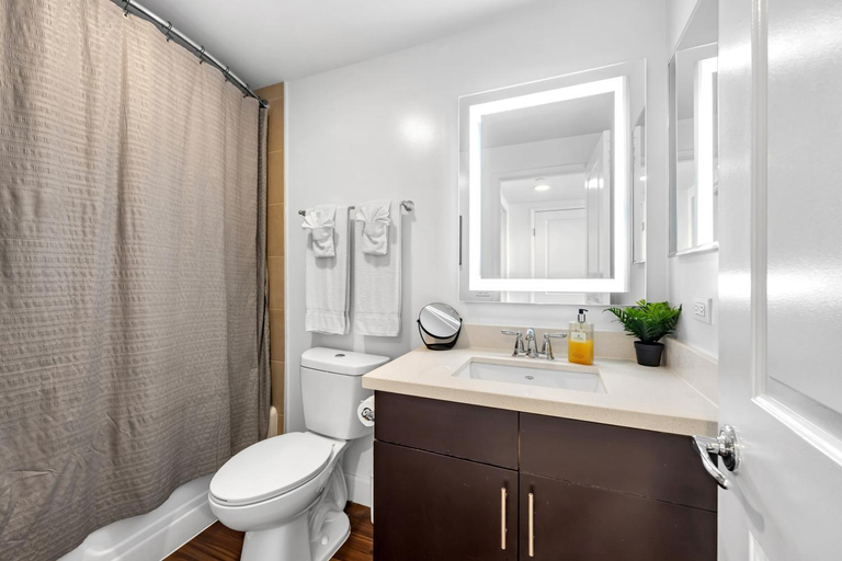 Bathroom 4, Modern Luxury 2 Bed with Panoramic City Views in Downtown LA, Los Angeles