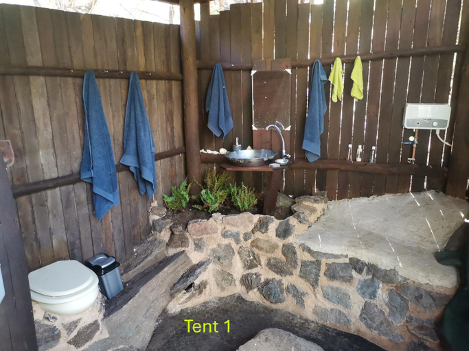 Bathroom 2, Rustic Unique - Bush Glamping Retreat, West Rand