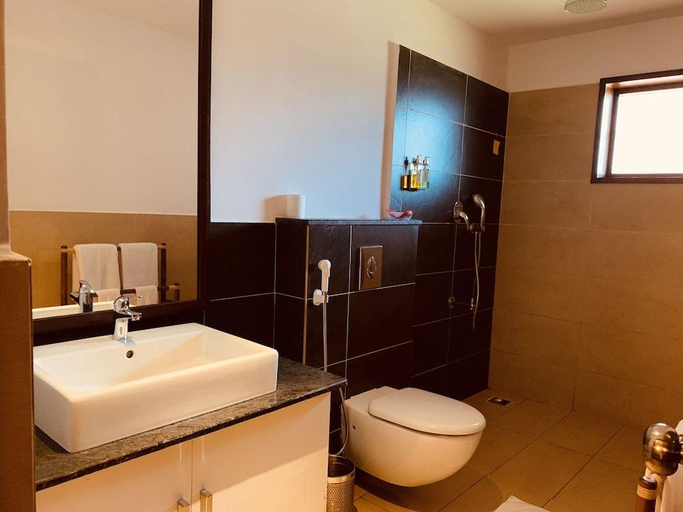 Bathroom 5, Machaan Plantation Resort Sakleshpur, Hassan
