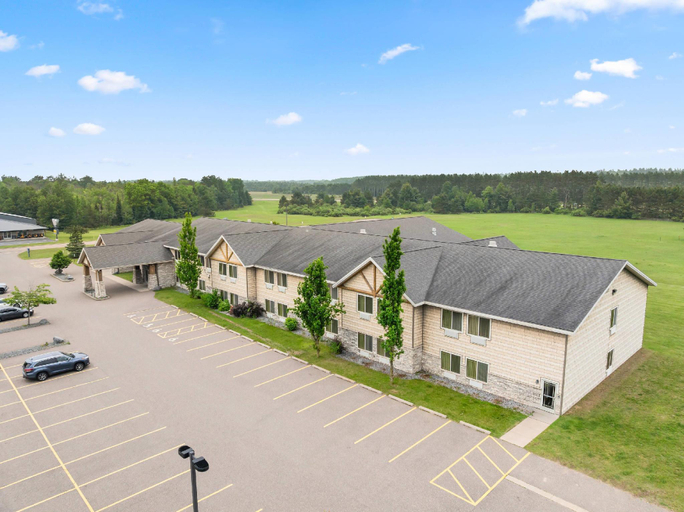 Exterior & Views 2, Rodeway Inn & Suites Tomahawk, Lincoln