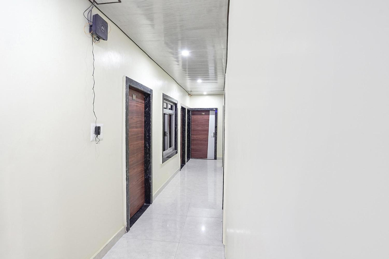 Public Area 3, FabHotel Rajdhani, Kanpur Nagar