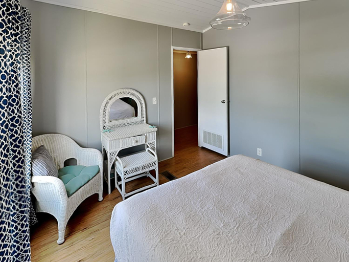 Bedroom 2, Pier Pressure, Aransas