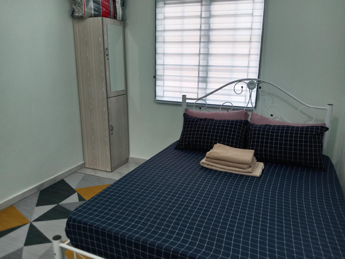 Bedroom 2, Homestay Adilah B, Pasir Putih