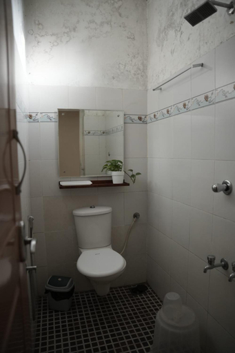 Bathroom, wayanad cliff, Wayanad