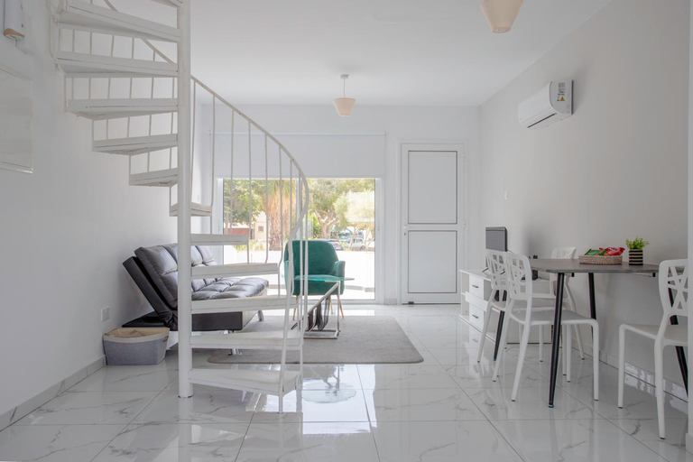 Others 5, 2BD Garden Apartment