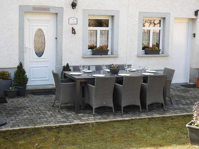 Food & Drinks 3, Holiday home in Ouren with infrared sauna, Liège