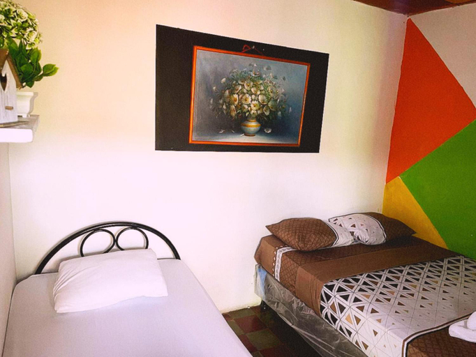 Bedroom 2, Deakachimba Hostel, Granada