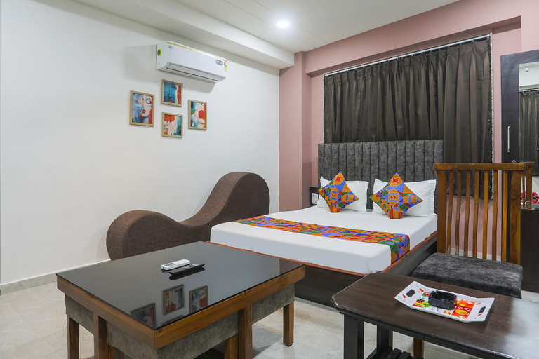 Bedroom 3, FabHotel River View, Surat
