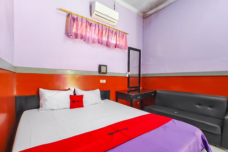 Bedroom, RedDoorz near Terminal Bus Tingkir Salatiga, Semarang
