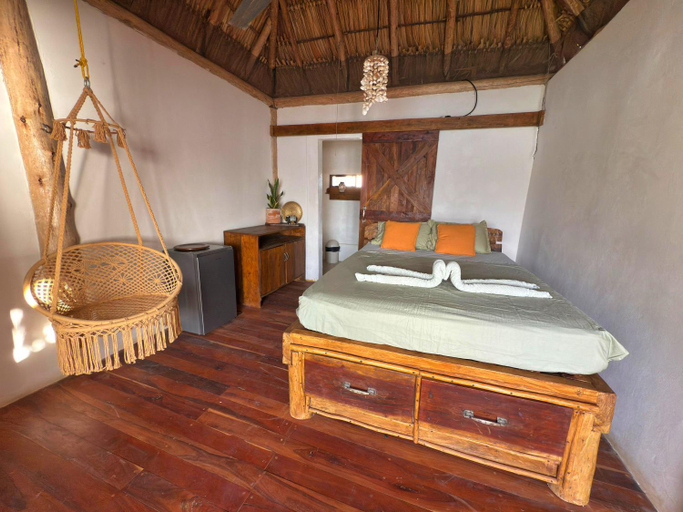 Bedroom 2, Monkey House Hostel, Tola