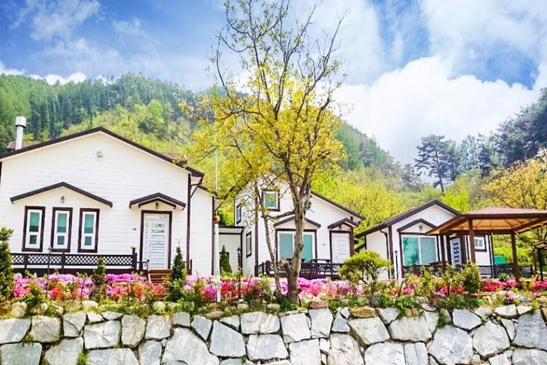 Exterior & Views 1, Muju Sandeul Pension, Muju