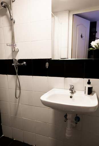 Bathroom 3, Budapest Central Private Lofts, Budapesti