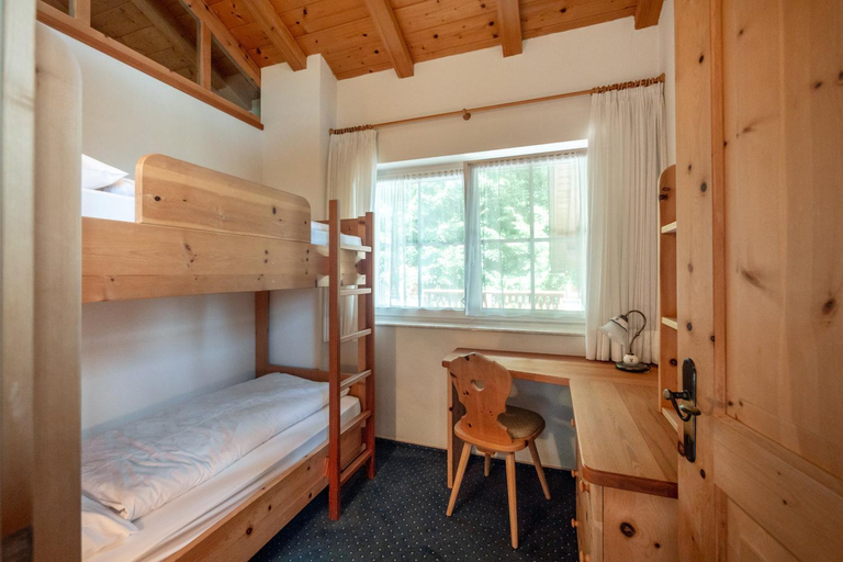 Bedroom 2, Hotel Konig Laurin, Bolzano
