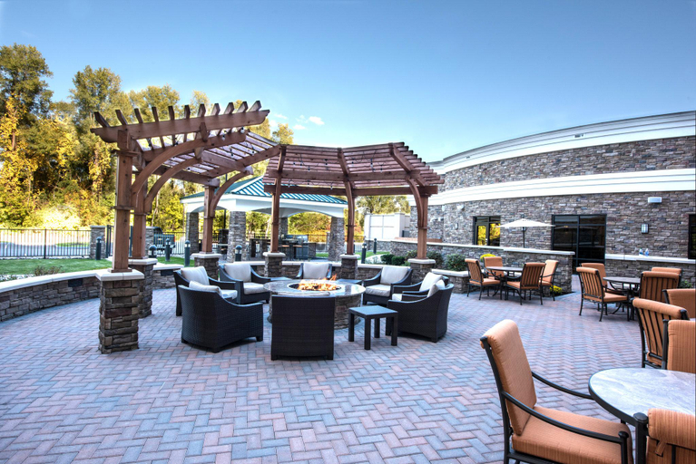 Food & Drinks 2, Staybridge Suites Albany Wolf Rd - Colonie Center by IHG, Albany