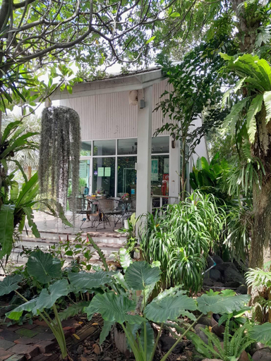 Others 2, The Garden Resort, Chai Badan