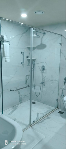 Bathroom 5, Royal Ritis, Dharwad