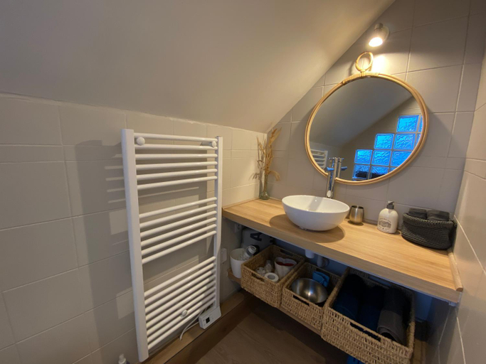Bathroom 3, Entre Parentheses - Lille & Villeneuve d'Ascq, Nord