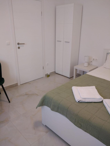 Others 4, Apartment with Terrace, Pirovac