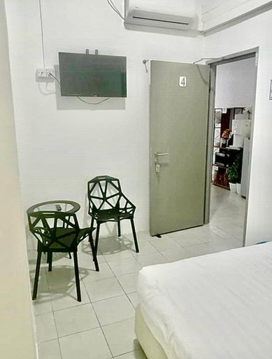 Bedroom 3, OZZY LODGE, Semporna
