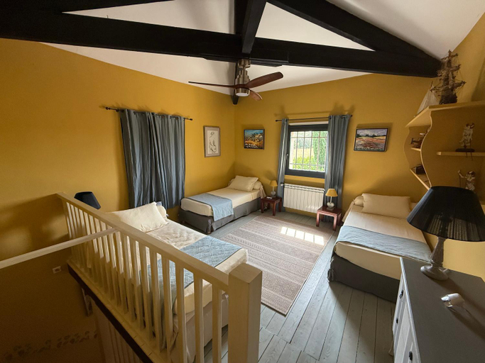 Bedroom 4, Moulin AURELIA - chambre La Coloniale, Bouches-du-Rhône