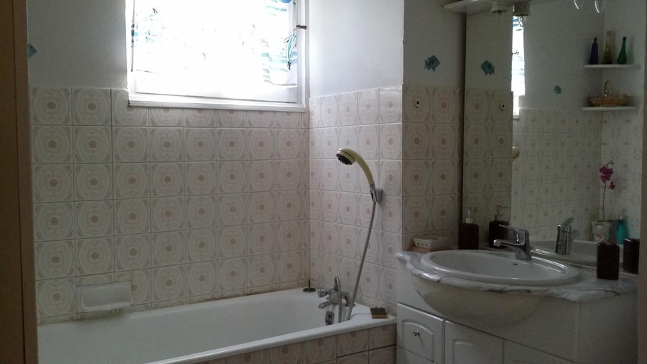 Bathroom 3, Apartment Face Aux Pistes, Alpes-Maritimes