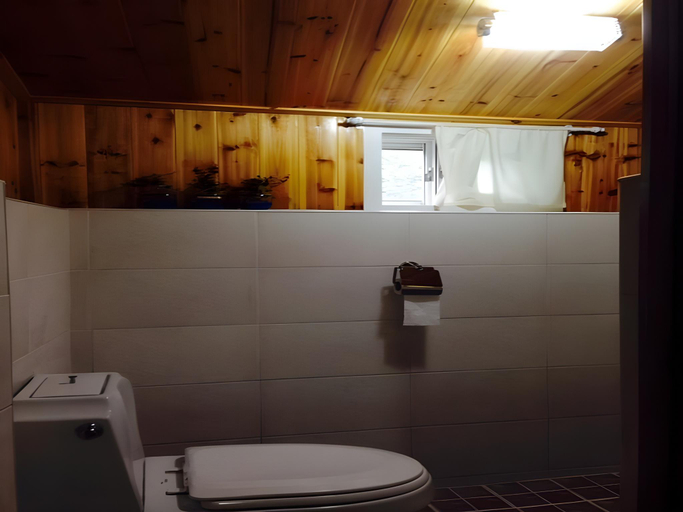 Bathroom 4, Golmokgil Guesthouse, Jeonju