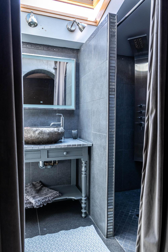Bathroom 3, Le Mas des Mathes, Chambres d'hotes, Studios, Charente-Maritime