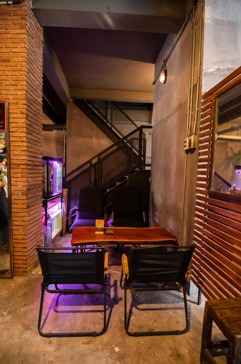 Shared lounge/TV area 2, Another High Away Hostel Bangkok, Bang Kruai