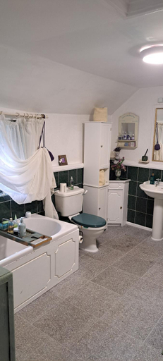 Bathroom, Higher Barton Guest room, Somerset