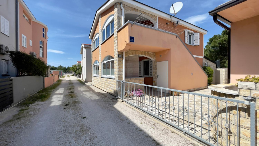 3, Apartments Nemcic, Nin