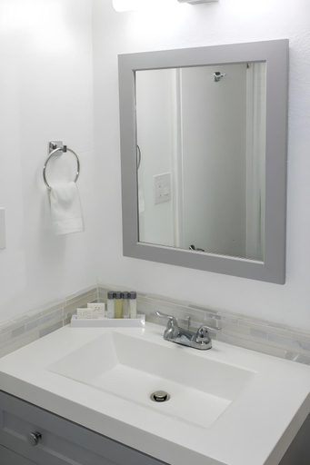 Bathroom 3, APM Inn & Suites - Jacksonville, Duval
