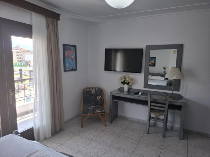 Others 4, Villa Moras, Central Macedonia