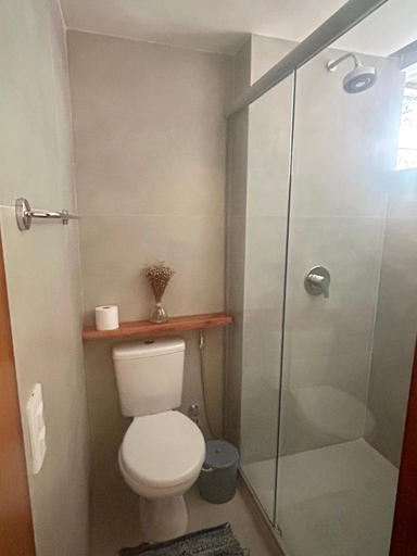 Bathroom 5, Suites privativas em residencia com anfitria - proximo a praia, Fortaleza