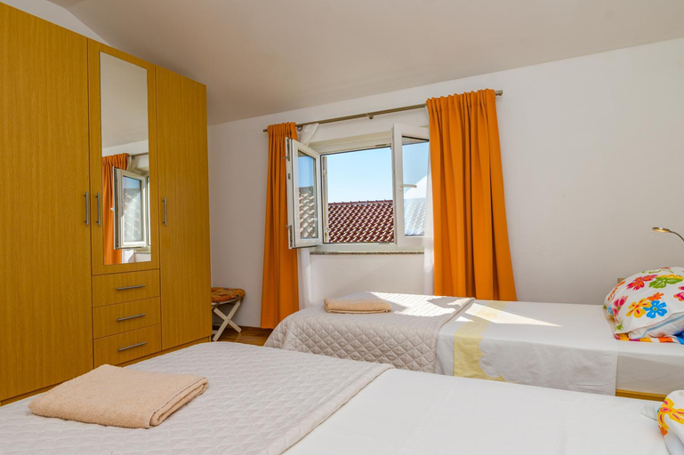2, Apartment Chiara Martinscica, Cres