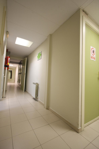 Others 2, Residencia Universitaria Tagaste, Barcelona