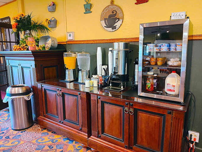 Food & Drinks 2, The Lodge at Russell - Russell Inn, Russell