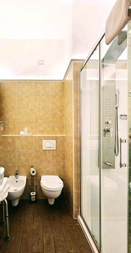 Bathroom 4, Hotel Terminus & Plaza, Pisa