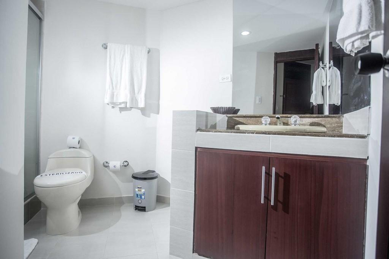 Bathroom 3, ARIMACA, Manaure