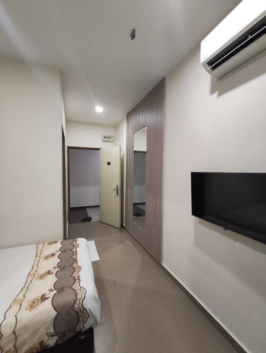 Bedroom 5, Mass Hotel, Bera