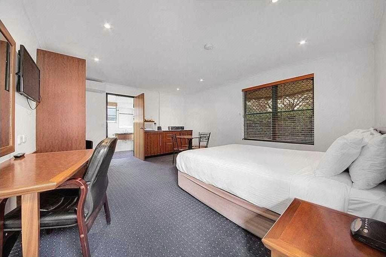 Bedroom 3, Gladstone Capricorn Apartments, Gladstone