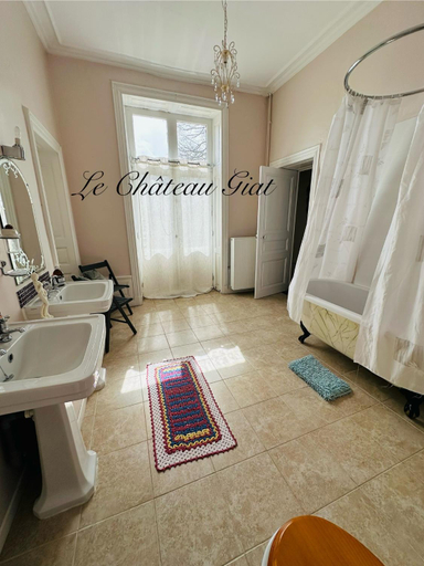 Bathroom, Le Chateau Giat, Puy-de-Dôme