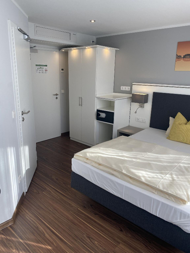 Bedroom 3, Hotel Pflieger - Superior, Stuttgart