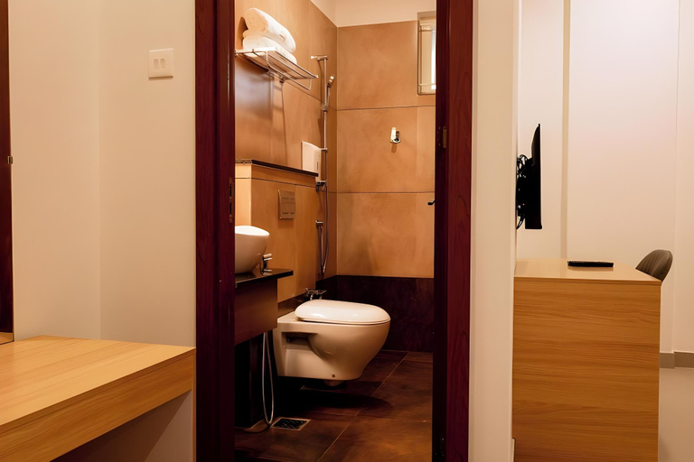 Bathroom, Dreamotel Luxury Suites and Rooms, Palakkad