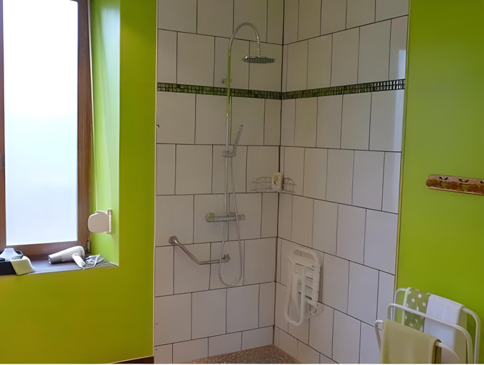 Bathroom 2, Aubepine, Nord