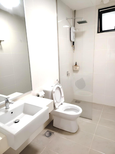 Bathroom 4, City View Southkey 2BR 2FREE 18FL @Natol, Johor Bahru