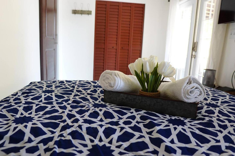 Bedroom 2, Mi Casa Es Tu Casa, Airport Suites, Hillsborough