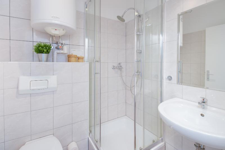 Bathroom 2, Pappagallo Apartments, Wien