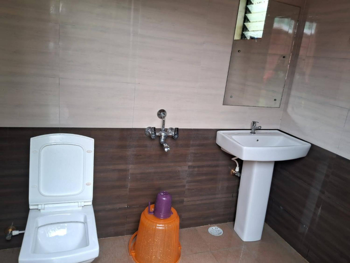 Bathroom 2, Mudra Beach Villa, Uttara Kannada
