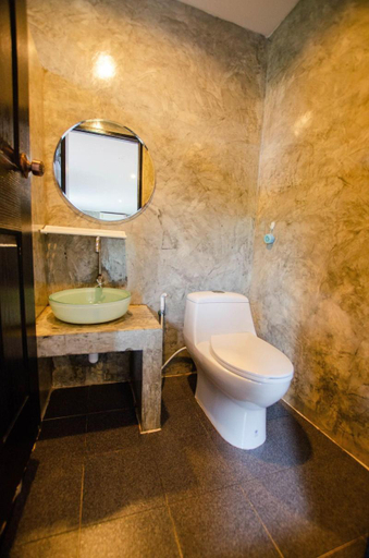 Bathroom 4, The Rest Hotel, Pattaya
