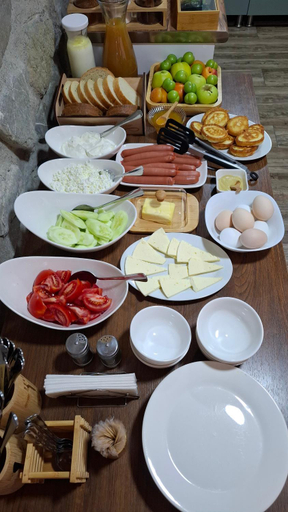 Food & Drinks 5, Kadori Hills, Telavi